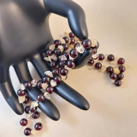 Vintage Garnet Beaded Necklace - 585 (14k) Lock - Picture 10 of 16